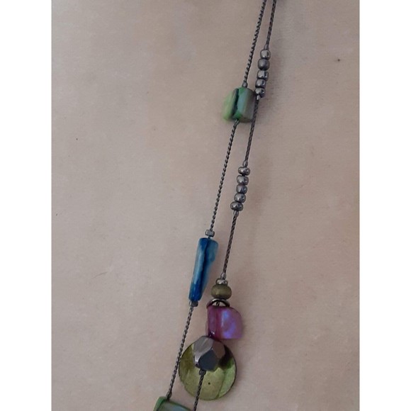 Delicate double strand 40" long necklace multicolored dyed shell beads - Picture 4 of 4